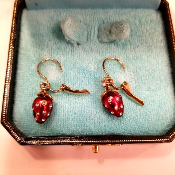 NIB Juicy Couture Red Enamel Strawberries Crystals & Gold Earrings RARE AUTHENTI - Picture 6 of 9